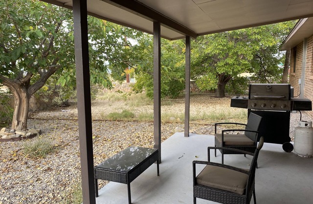 15 Miles from White Sands National Park, less than a mile from Desert Lake Golf