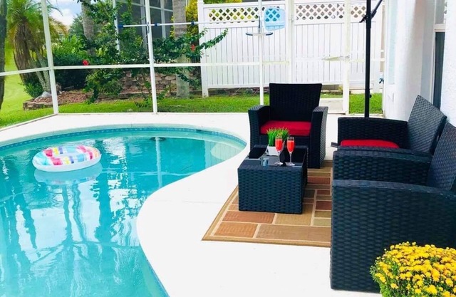 15 min to Disney/Lakeview Home with Private Pool.