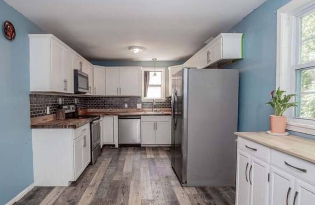 15 min to downtown, great outdoor entertainment, 3b 2ba cozy home