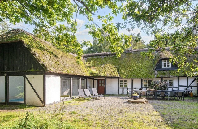 15 person holiday home in Hundslund-By Traum