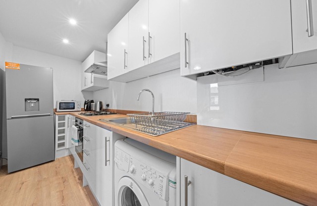 15 Yeaman Place, Flat 2
