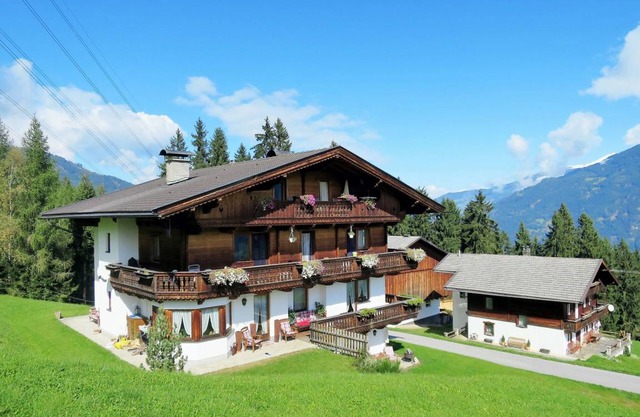 150 m² Apartment ∙ 5 bedrooms ∙ 11 guests