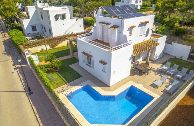 150 m² Villa ∙ 4 bedrooms ∙ 8 guests