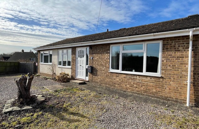 16 DEAN COURT, pet friendly, character holiday cottage in Lydney