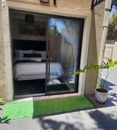 17 Byvanger Luxury Home Deluxe Queen Suite Room 1