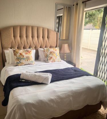 17 Byvanger Luxury Home Deluxe Queen Suite Room 2