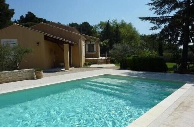 170m2 house in the Luberon, with stunning views.
