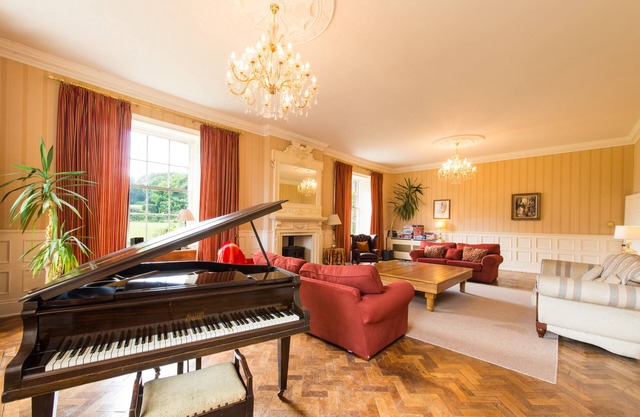 17th Century, Grade II* listed with Country and Sea Views, optional hot tub