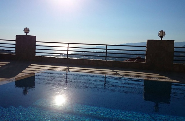 180 m2 villa with stunning sea views, private pool, 3 bedrooms, 2 bathrooms