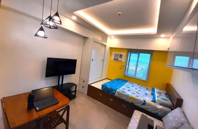 1809 Sunvida Tower Condo across SM City Cebu