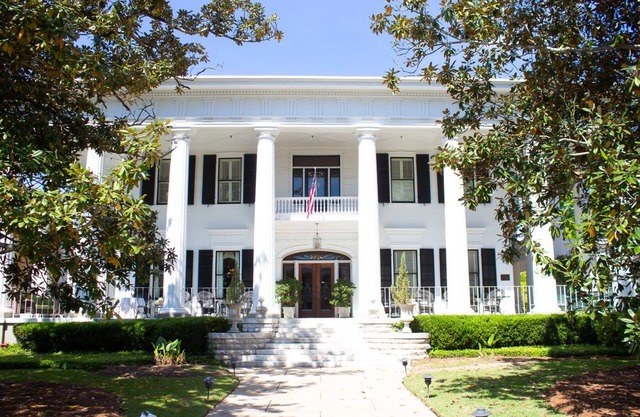1842 Inn