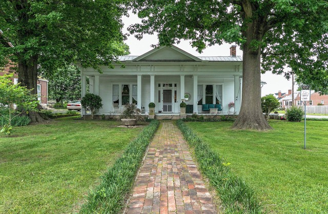 1883 Colonial Revival Historical Renovation