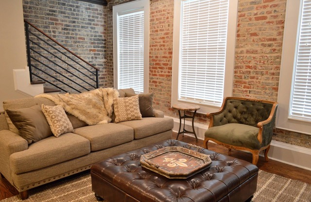 1890-1930 Historic Politics Themed condo, 2 blocks from French Quarter