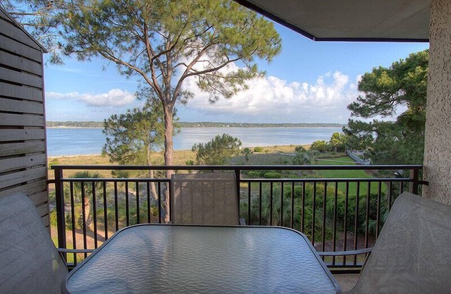 1894 Beachside Tennis - Gorgeous Beachfront Villa w/Pool On-Site