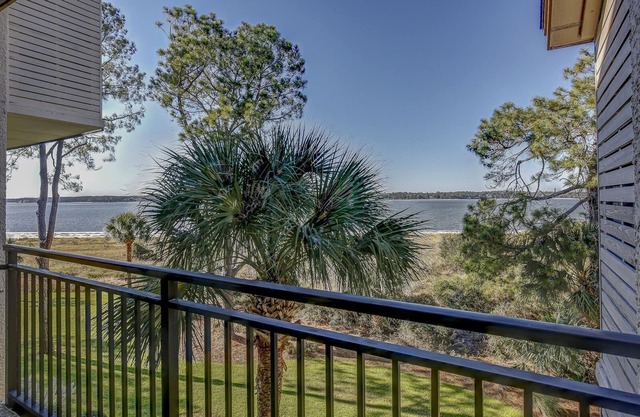 1895 Beachside Tennis - 3rd floor corner unit with phenomenal views