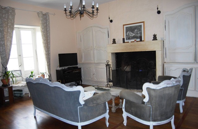 18th and 19th century mansion in the heart of the Cahors vineyard