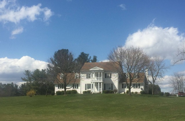 18th Century log Farm House in the heart of the Shenandoah wth all the comforts.