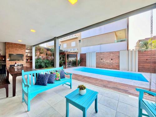 192 - Casa luxo com 5 suítes e piscina aquecida