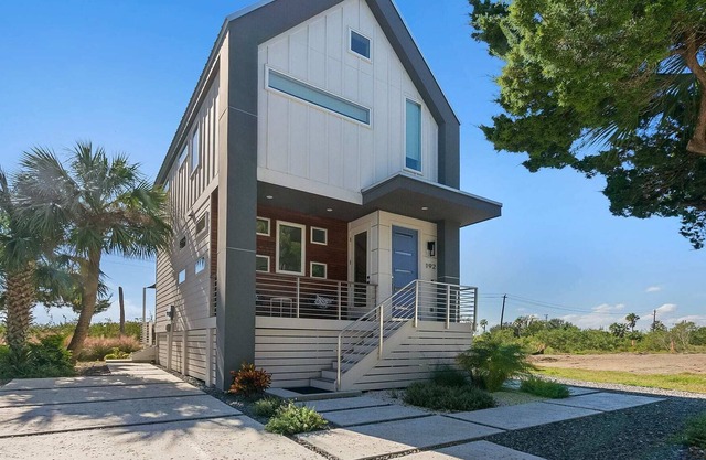 192 Riberia - Downtown Waterfront Luxury Home