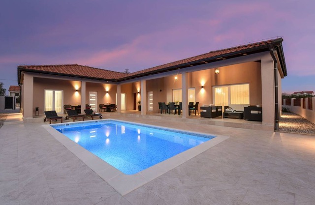 194 m² Villa ∙ 3 bedrooms ∙ 8 guests