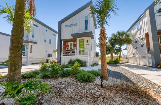 194 Riberia - Downtown Waterfront Luxury Home