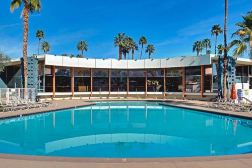 1957 Modern Hideaway