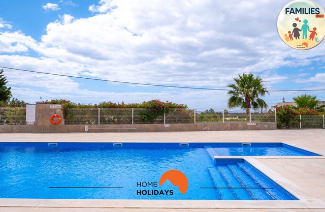 #196 Families Only - Beach & Golf by Home Holidays