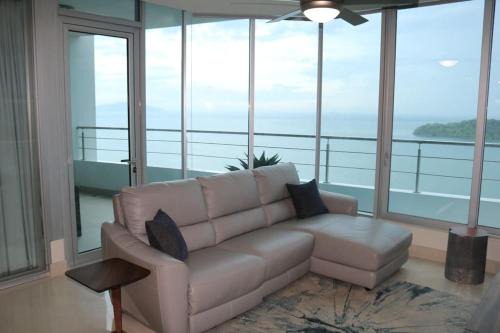 19D Luxury Resort Lifestyle Ocean Views Beachfront