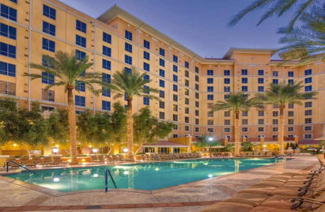 1BD/Las Vegas - Bar, Pools, Hot Tubs, & Theater!