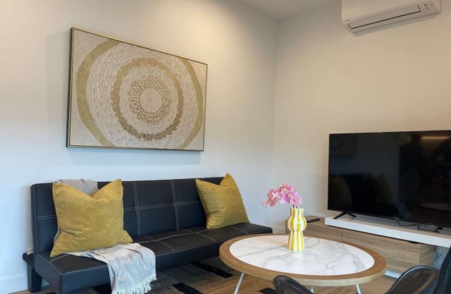 1bed 1bath apartment in Box Hill