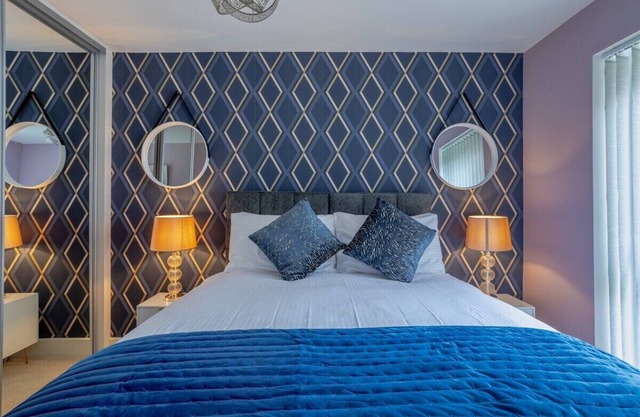 1BED | 1BATH * Great Views* Free WI-FI * Parking