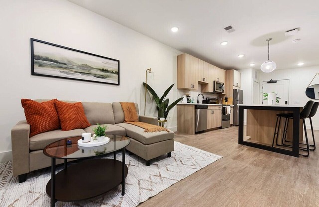 1BR/1BA with Gym Access Near UPMC & Carnegie Uni.