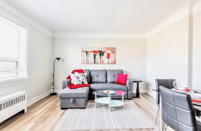 1BR Apartment in Corktown Hamilton!