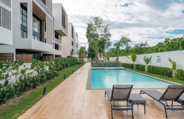 1BR Balcony & Pool in Flats at The Village