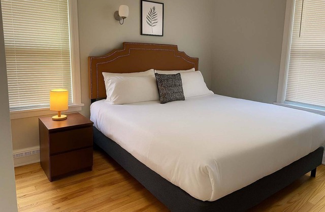 1BR Chic & Sunny Place
