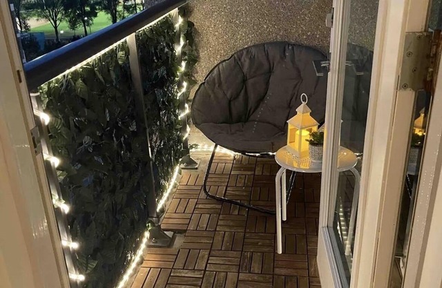 1BR Condo DWTN Toronto-free Parkin, Gym & Pool