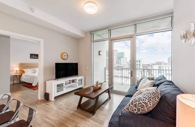 1BR furnished Apartment in Charlotte near Uptown Area by RedAwning