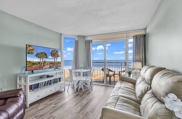 1BR Oceanfront Condo in Atlantica Resort