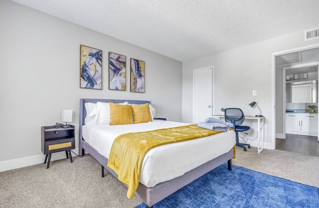 1BR/Pool/Gym/1 Mi To Banner Hospital