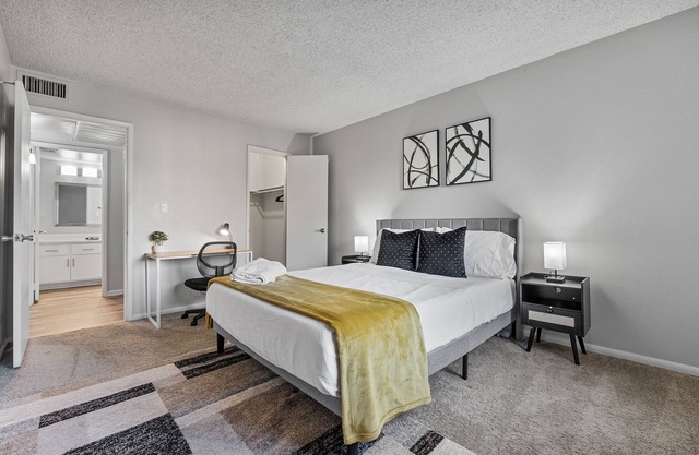 1BR/Pool/Gym/1 Mi To Banner Hospital