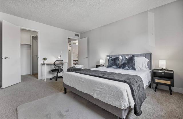 1BR/Pool/Gym/1 Mi To Banner Hospital