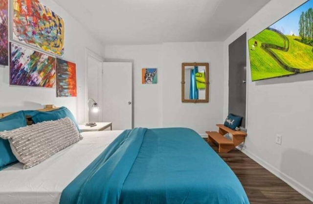 1BR Urban Apartment S