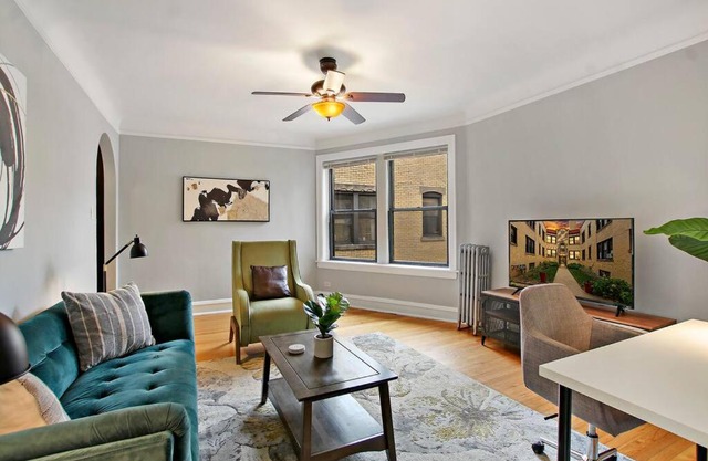 1BR Vibrant & Inviting Apt in Chicago - Montrose 2E