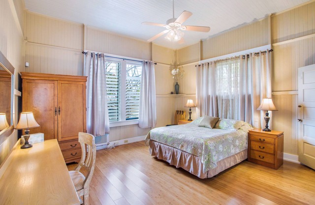 1BR Wailuku House; Renovated Plantation Home; Walk into Wailuku Town!
