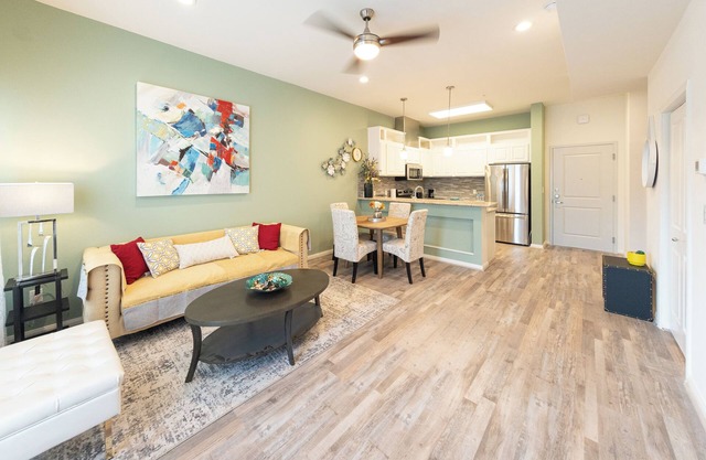 1i~ Charming Gated Condo in Fabulous Katy, TX