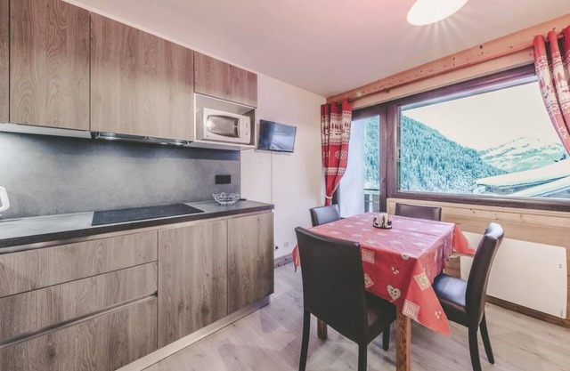 1st floor, balcony, parking, ski locker, 25m², Châtel