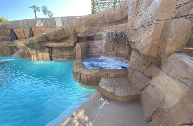 2.7MI DISNEY/CONVENTION CENTER GETAWAY