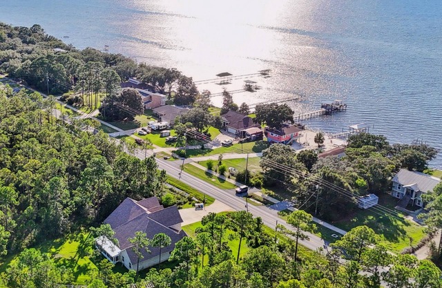 2 Acre Retreat |Gulf Views |2 King Suites |Pet friendly |5BR Gulf Breeze Retreat |Near Navarre Beach