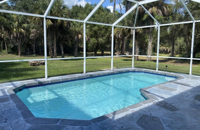 2+ Acres Lot 3BR/2BA 2200 Sq.ft - Salt Heated Pool