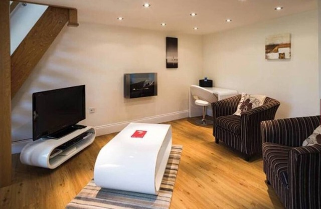 2 Ashbrook Mews Summa